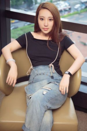 远景山谷电影_十万网红美女美酱